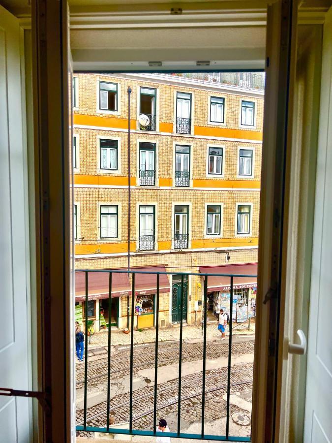 Discover Lisbons History - Stylish Apartment In Alfama Bagian luar foto