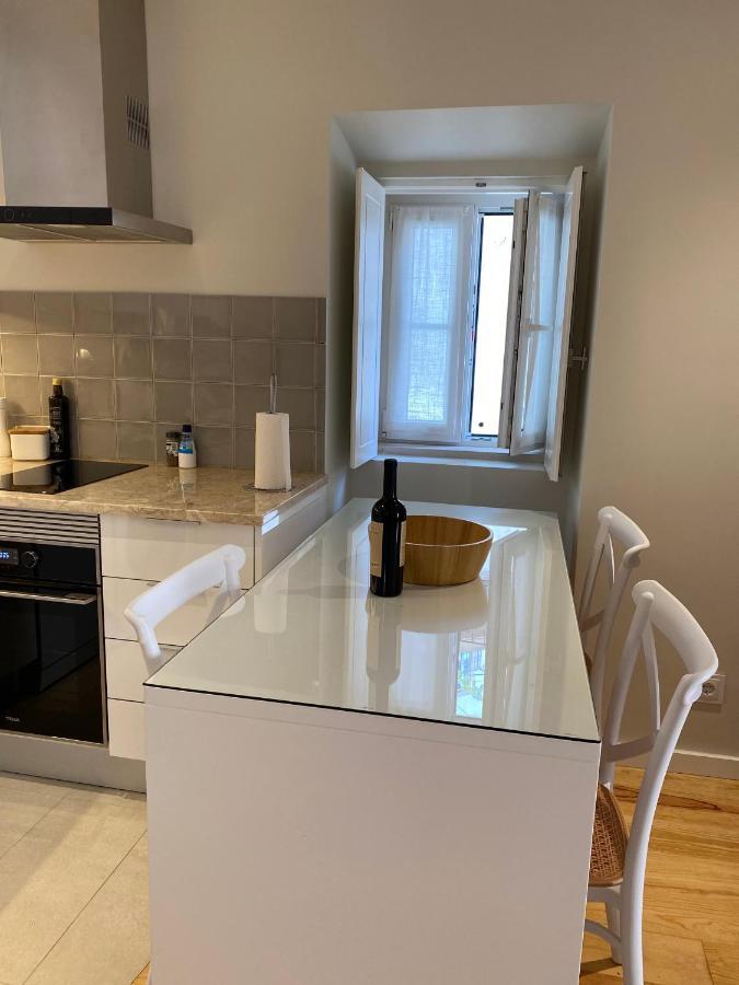 Discover Lisbons History - Stylish Apartment In Alfama Bagian luar foto