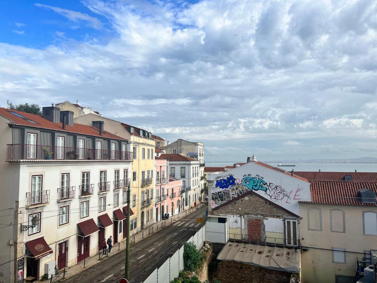 Discover Lisbons History - Stylish Apartment In Alfama Bagian luar foto